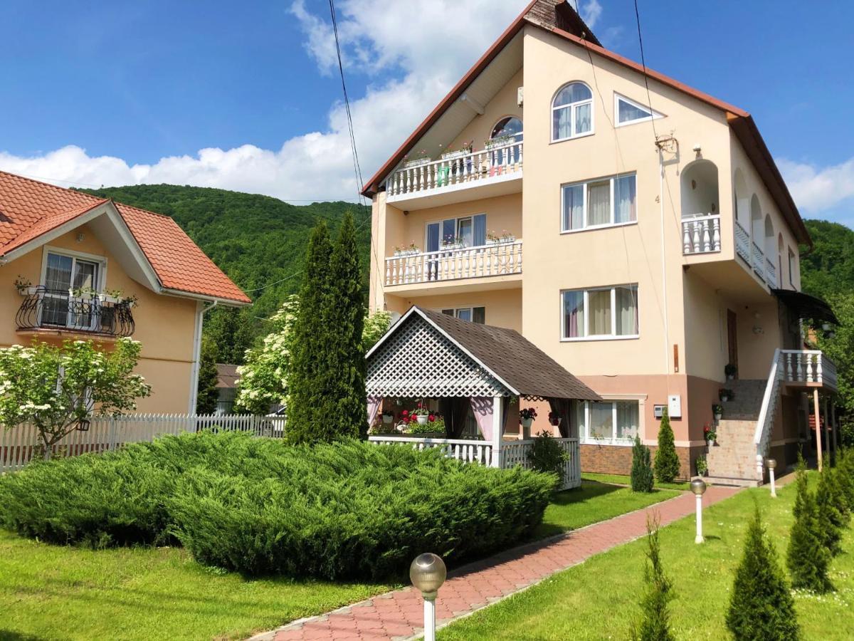 У Оксани Hotel Solochin Bagian luar foto