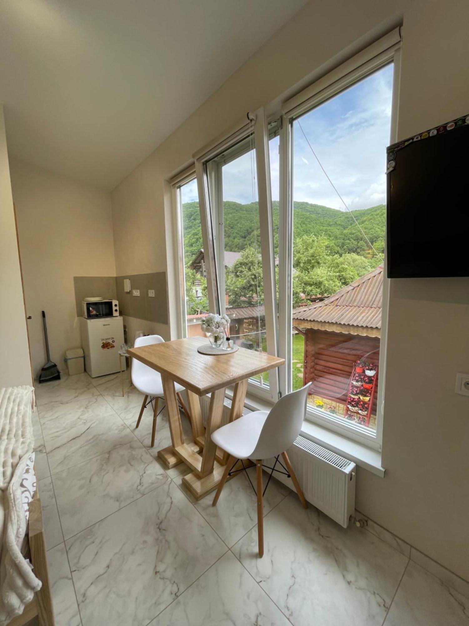 У Оксани Hotel Solochin Bagian luar foto